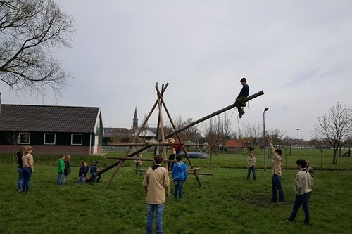 Een zelfgeknoopte mega wip